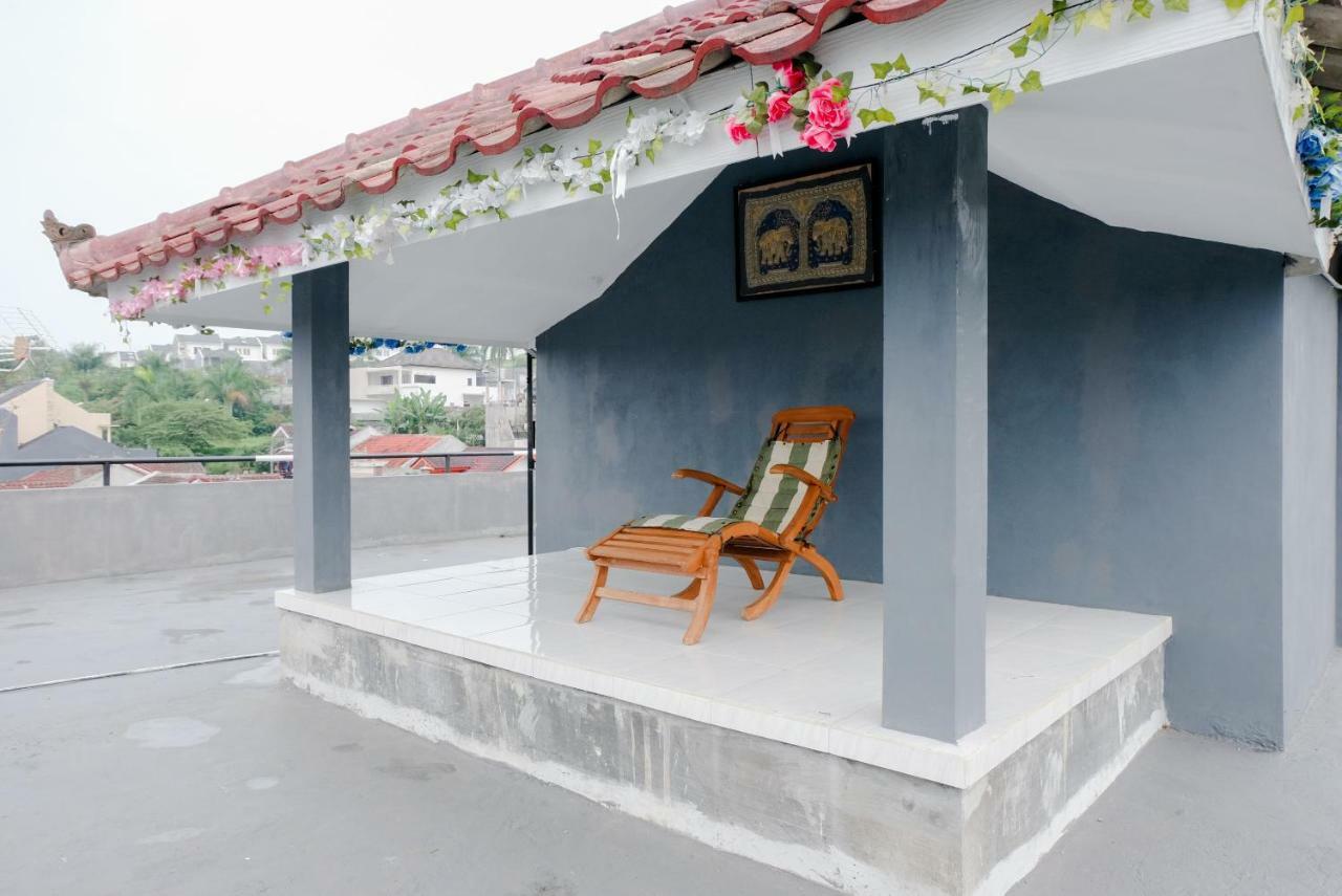 玛琅 Reddoorz Syariah @ Puncak Buring酒店 外观 照片